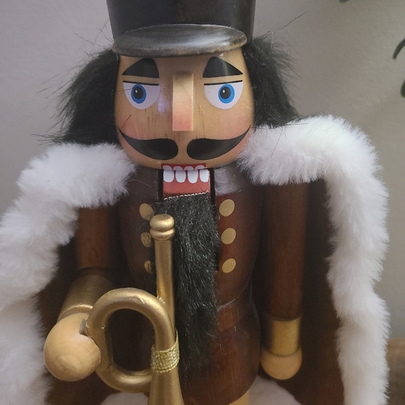 📯Nutcracker Soldier Bugle Horn Wooden Christmas Holiday Decor - Picture 2 of 9